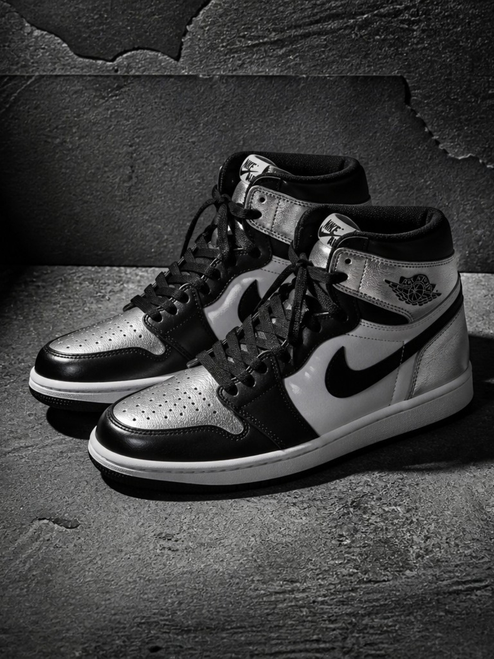 Nike Air Jordan 1 Mid - Black & Silver